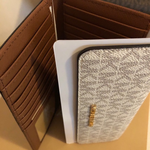 MK Wallet - Picture 2 of 3